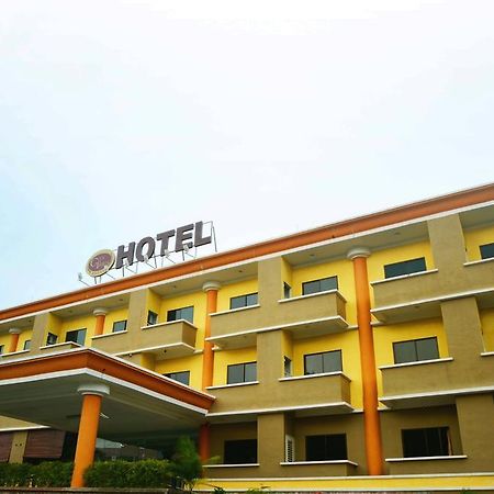 City Times Hotel Kuantan Buitenkant foto