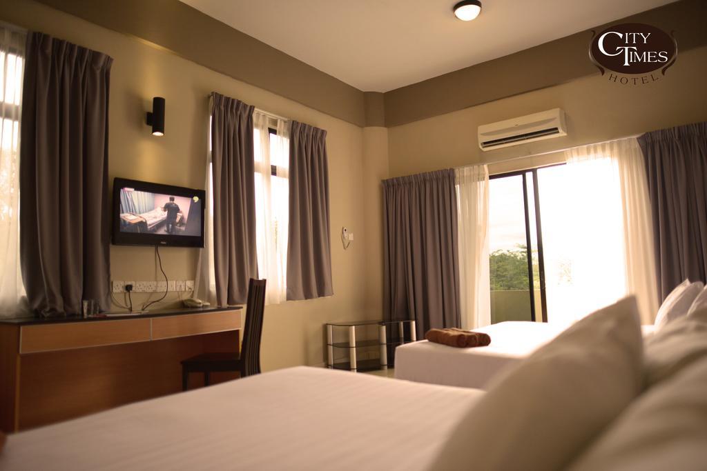 City Times Hotel Kuantan Buitenkant foto