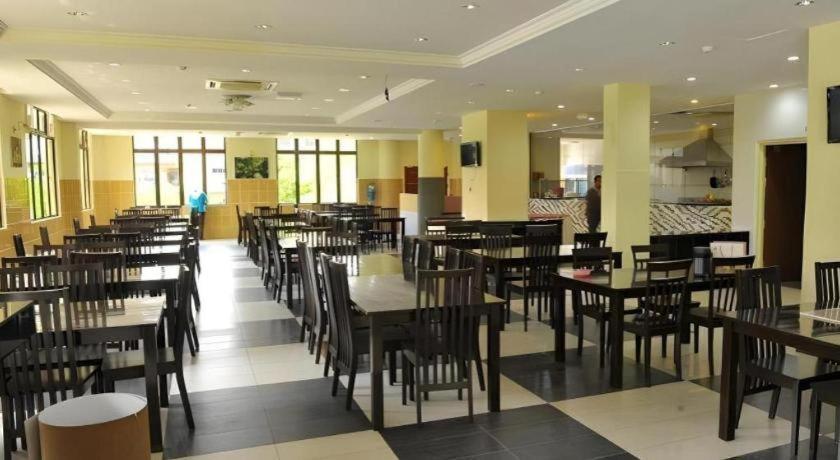 City Times Hotel Kuantan Buitenkant foto