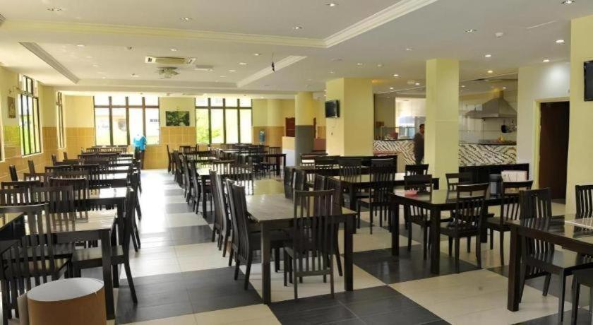 City Times Hotel Kuantan Buitenkant foto