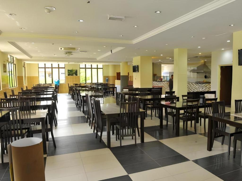 City Times Hotel Kuantan Buitenkant foto