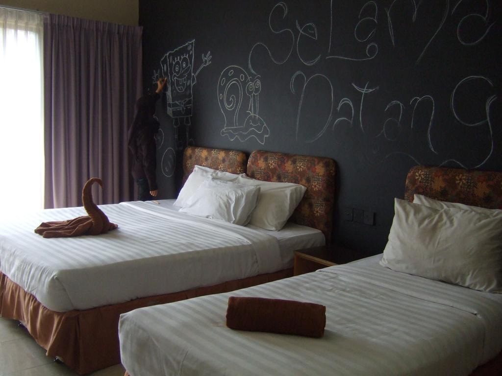 City Times Hotel Kuantan Buitenkant foto